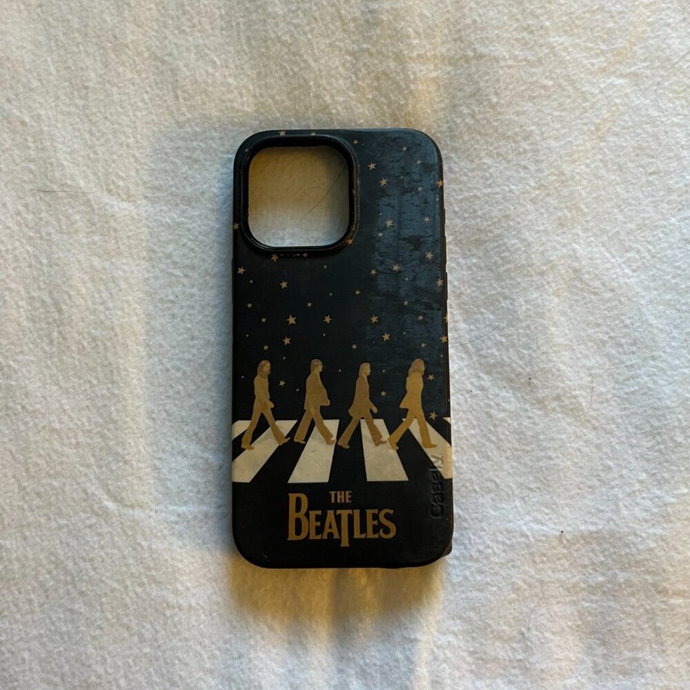 Casely “Night Walk” Beatles Abby Road iPhone 14 Pro